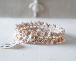 Bracelet en Dentelle - Ouvrage Froufrou CEBE 125